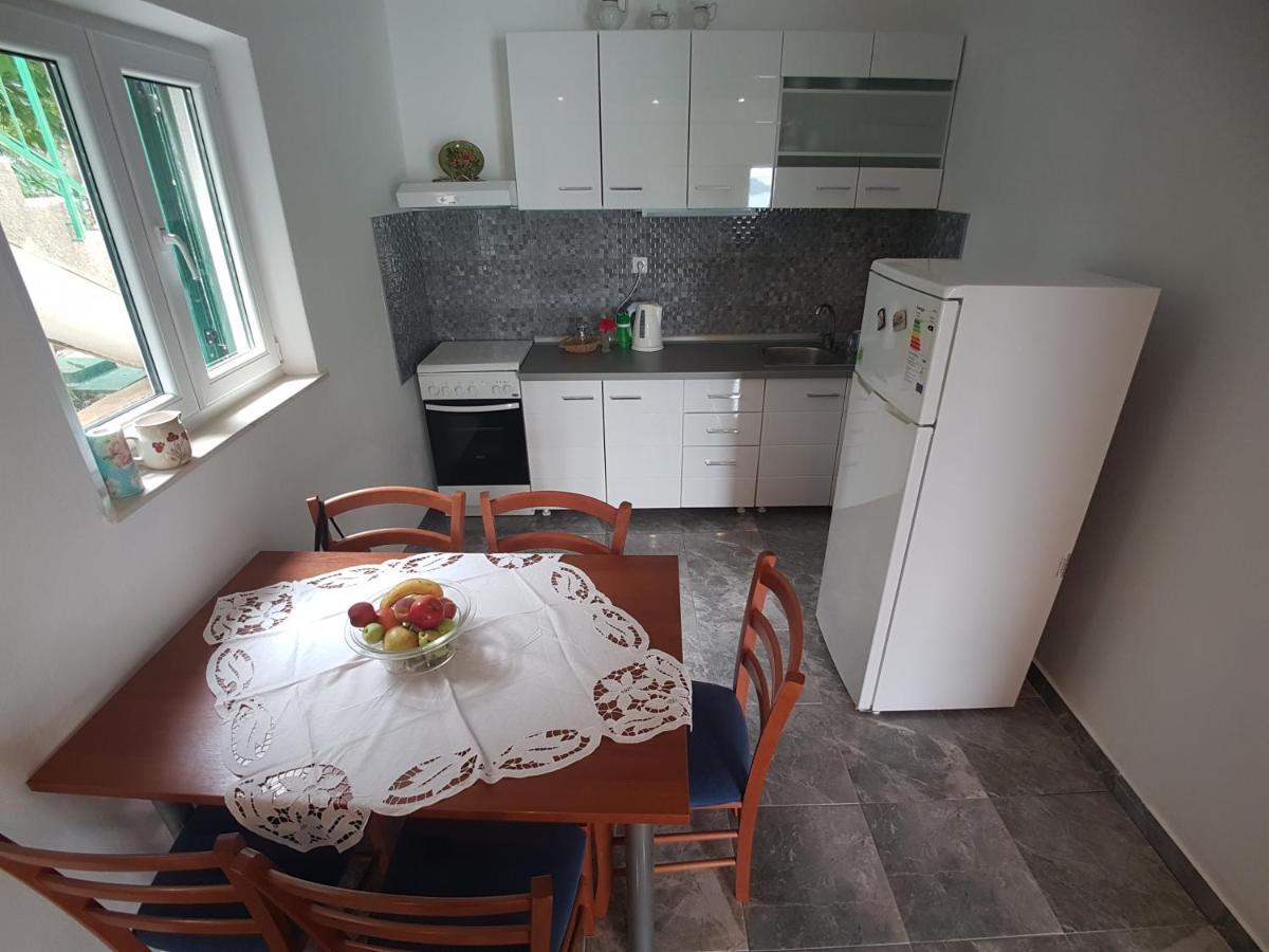 Apartments By The Sea Marina, Trogir - 14191 מראה חיצוני תמונה