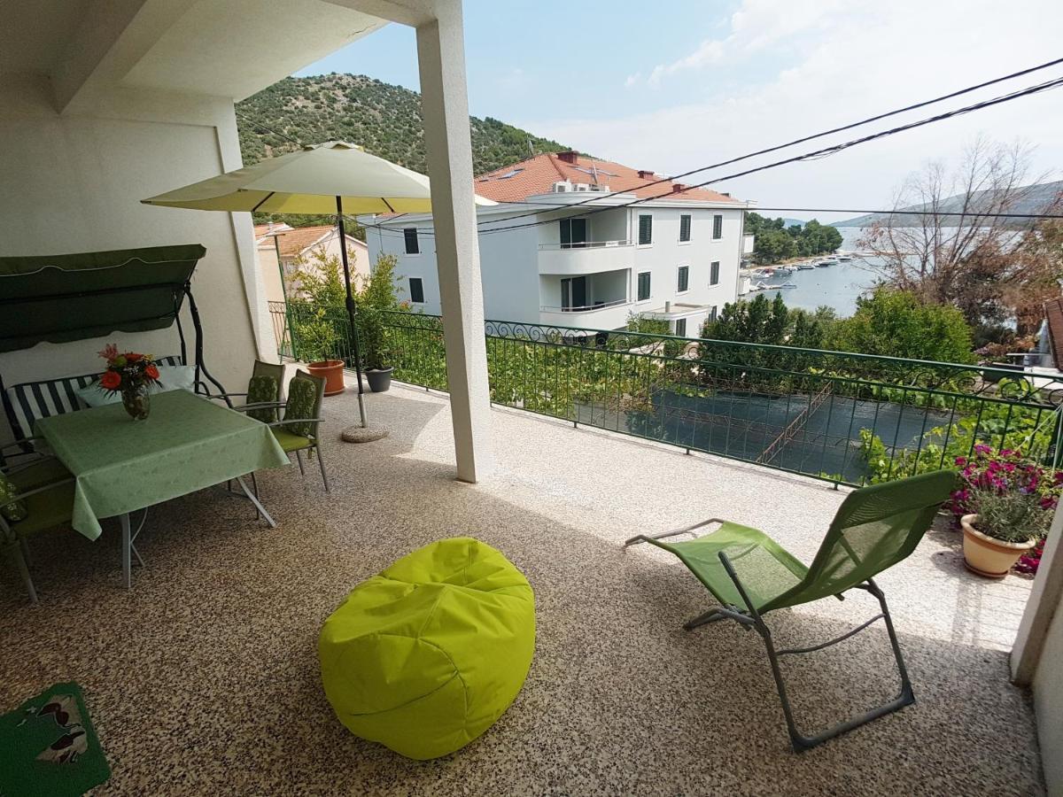Apartments By The Sea Marina, Trogir - 14191 מראה חיצוני תמונה